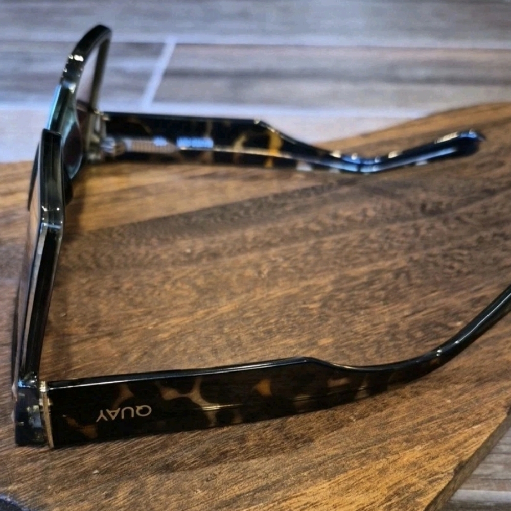 Quay Maxed Out Square Stud Detail Sunglasses in Faded Camo, Excellent Pre-Loved - Picture 9 of 13